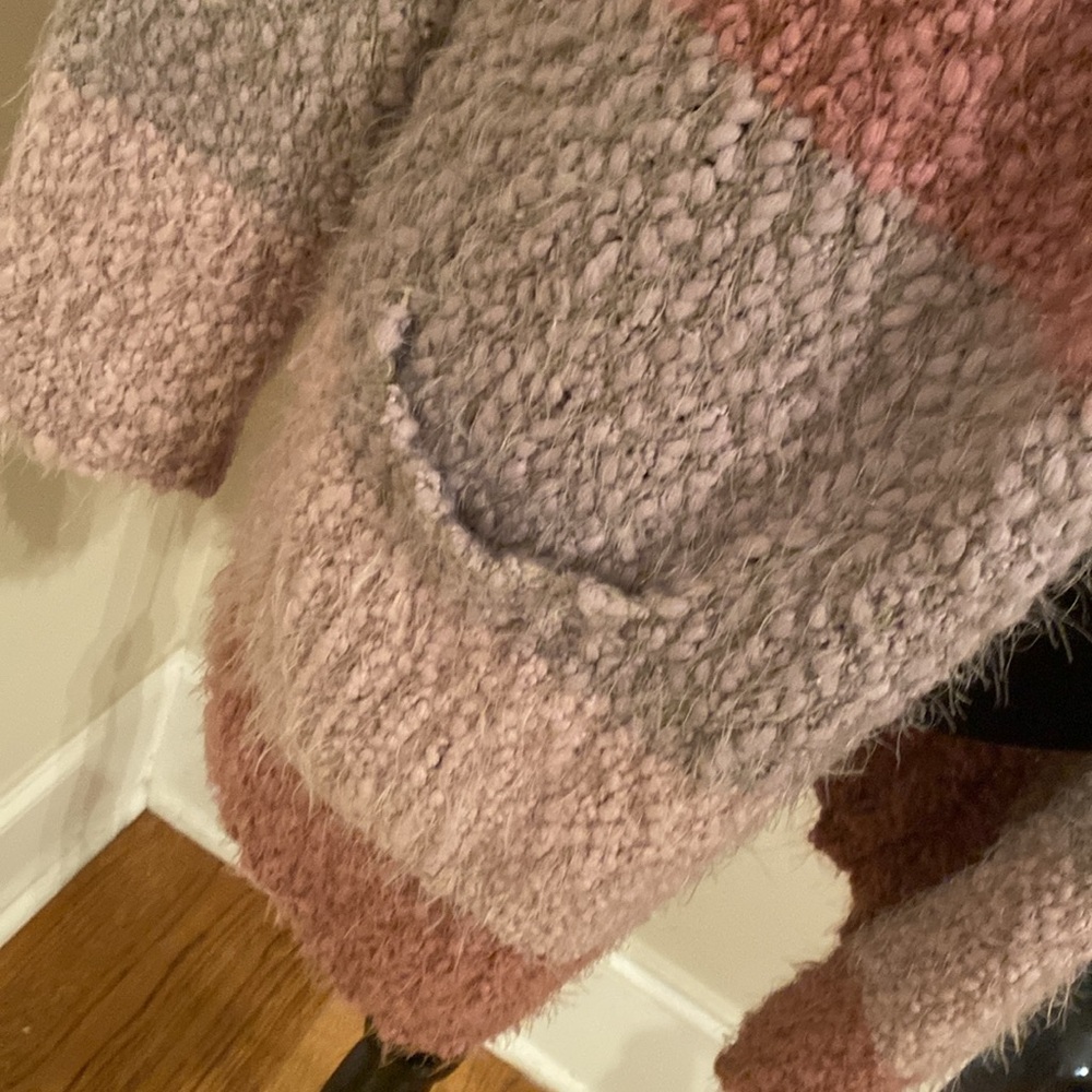 Wishlist Ladies Sweater- M/L- Multi-Color - Picture 2 of 6